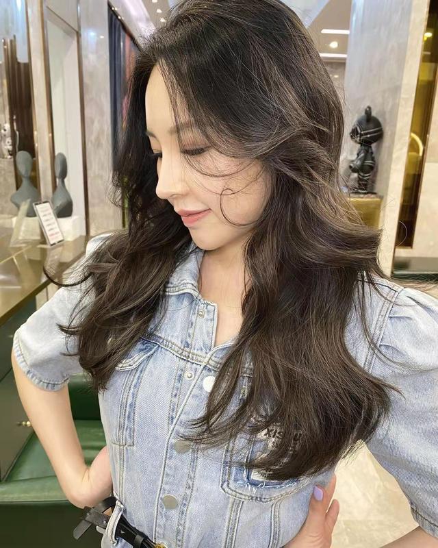 都说换个发型换个心情,满意的发型到底长啥样?看完这四点就明白