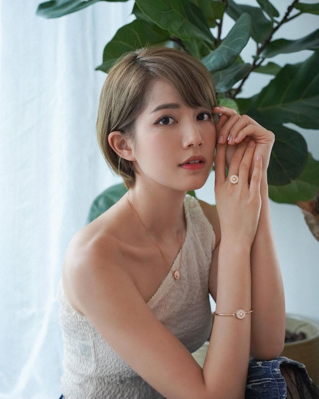 从女团成功转型演员,苏皓儿入行11 年终凭《金宵大厦2》入屋