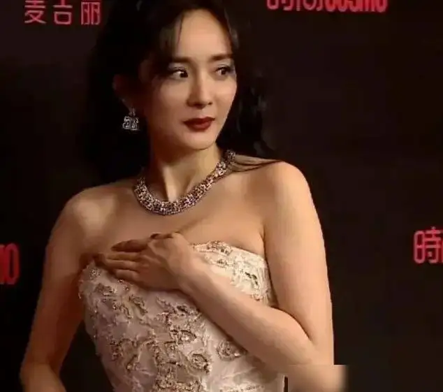 杨幂的胸围多大 原来大幂幂的称号是这样来的