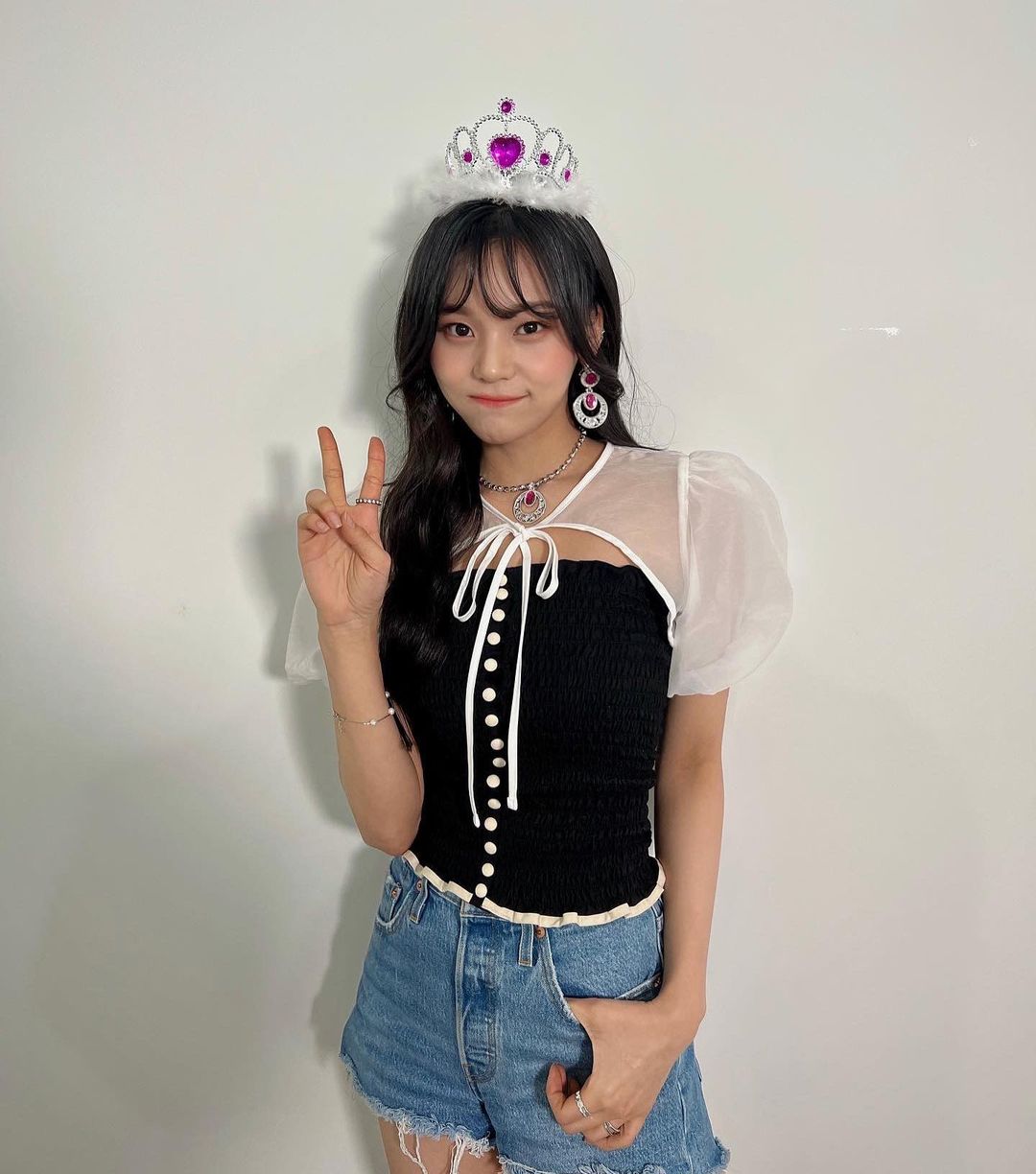 小时候梦寐以求的公主皇冠与耳环,现在韩星都在戴!