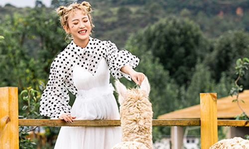 抖音红人小鹿式女友是谁真名叫什么 走红原因是什么