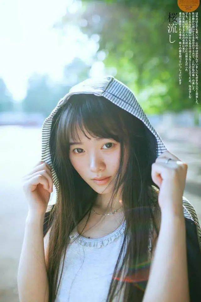 15岁“书模”鞠婧祎太美了！雪肤玉貌大长腿清丽脱俗