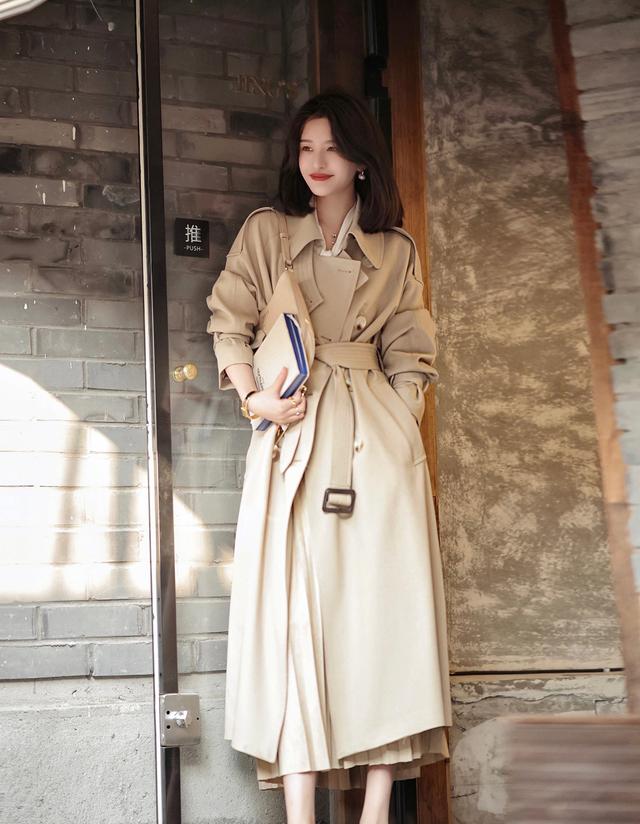 高级女人的穿衣之道：简单的搭配+简单的颜色