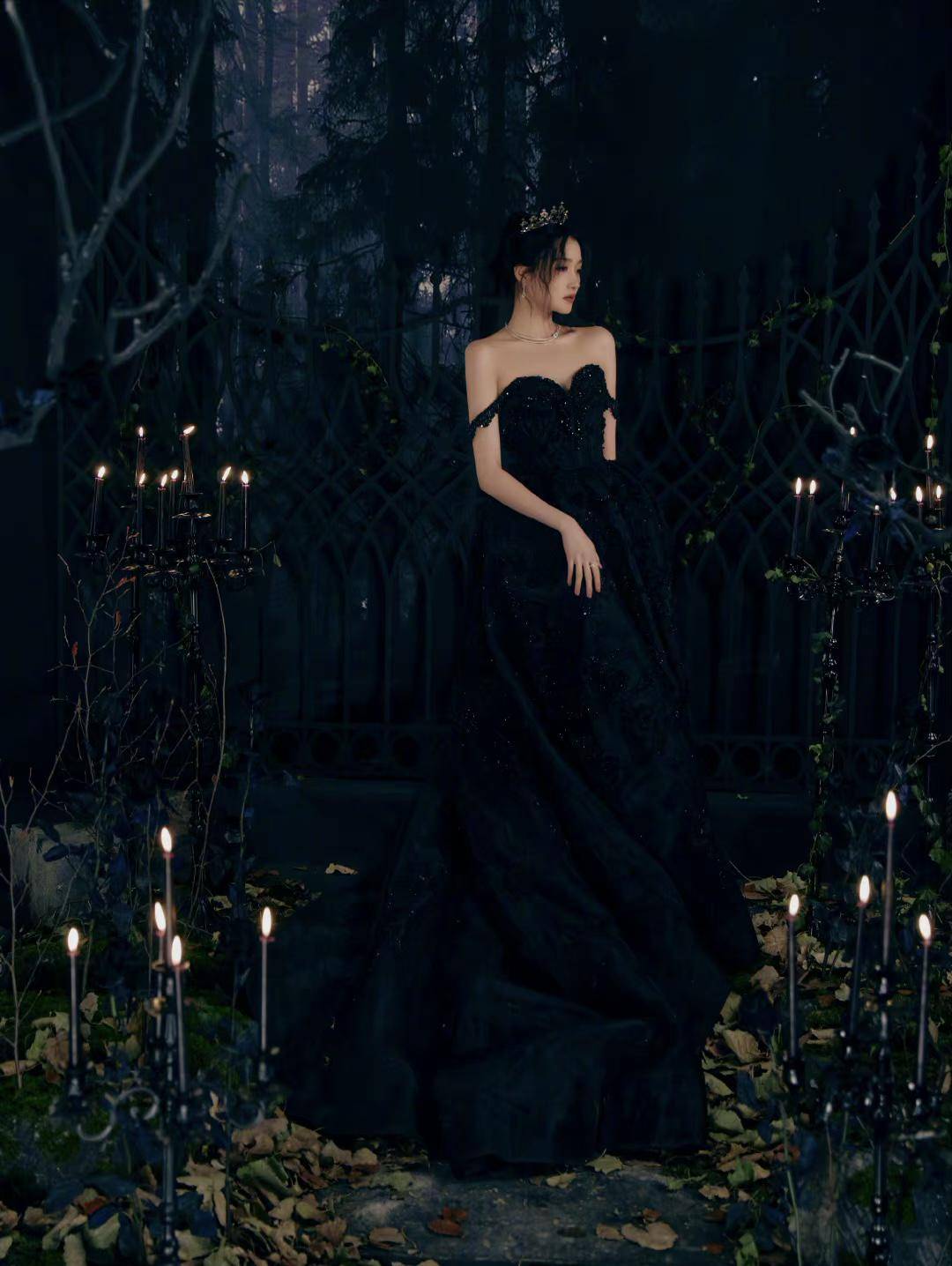 关晓彤绝美活动造型释出，黑色宝石礼服清冷优雅！