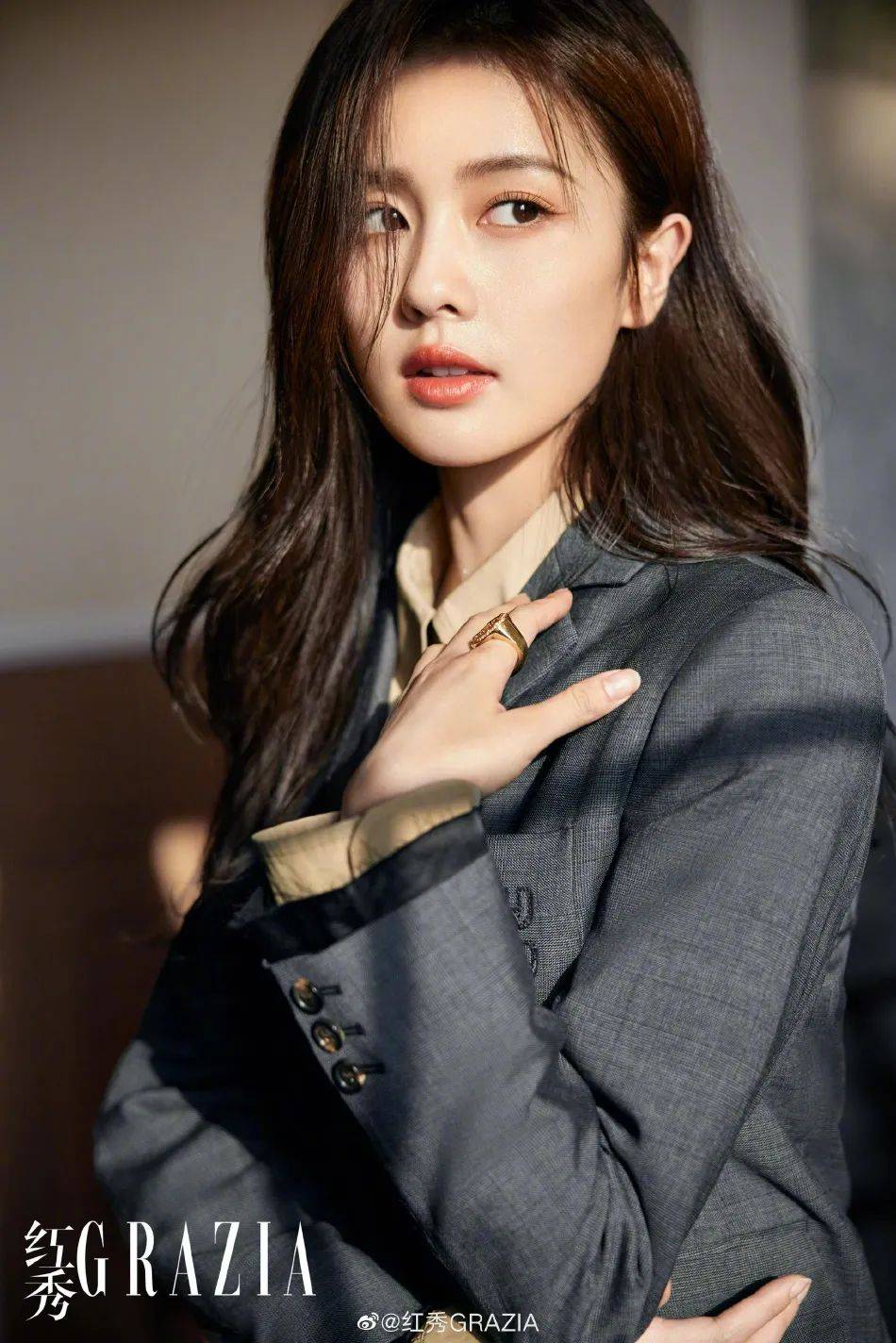 徐梦桃白鹿身穿姐妹装同框美图!雪肤玉貌魅力不可小觑