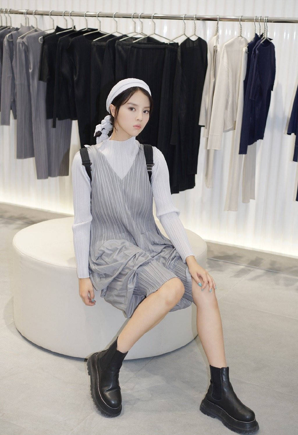 高煜霏长相高级却不火,穿法式衬衫优雅得令人心动