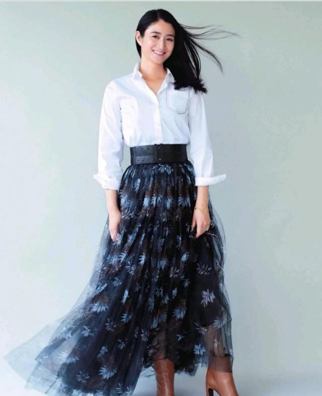 那些很会穿衣的时尚女性都会有这三个穿衣习惯，高级大方又有品位