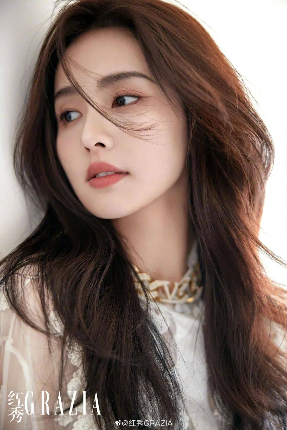 徐梦桃白鹿身穿姐妹装同框美图!雪肤玉貌魅力不可小觑