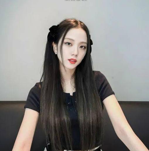 黑长直发型显脸大又土气!这5款发型百搭不挑人还很耐看