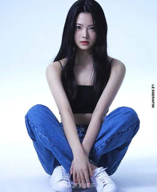 韩国HYBE新女团写真!精致面容大长腿性感撩人
