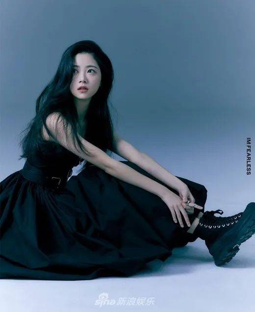 韩国HYBE新女团写真!精致面容大长腿性感撩人