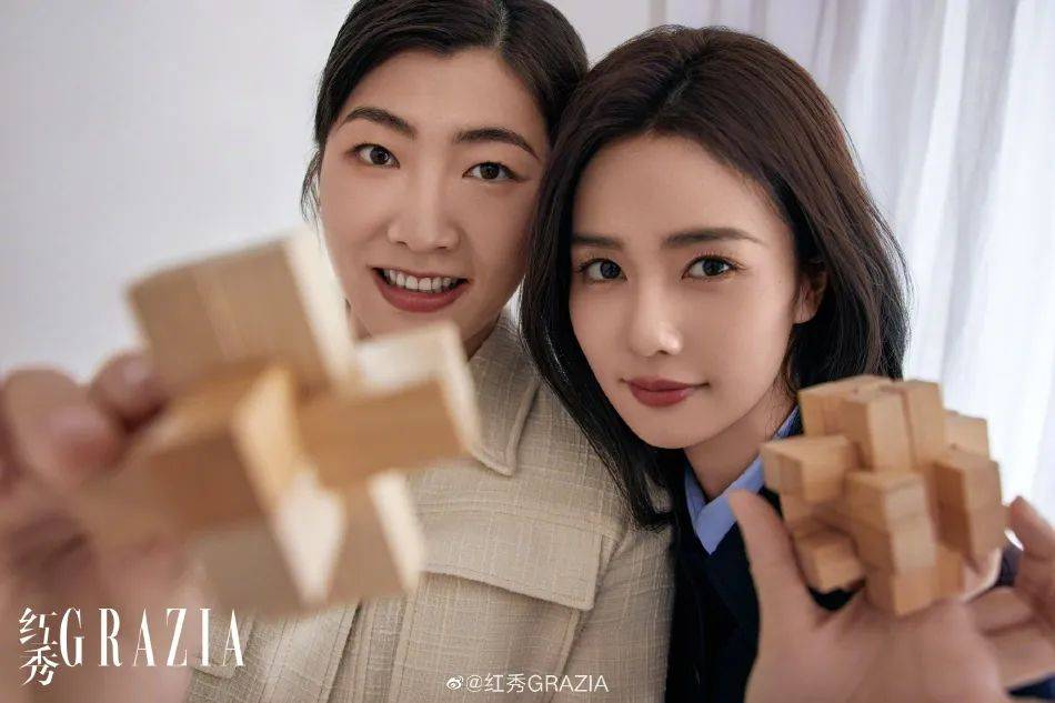 徐梦桃白鹿身穿姐妹装同框美图!雪肤玉貌魅力不可小觑