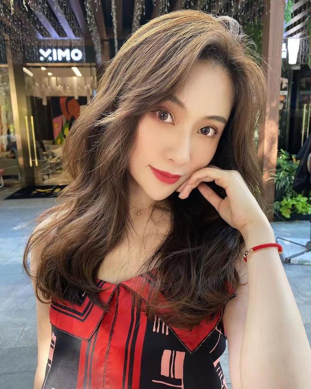 都说换个发型换个心情,满意的发型到底长啥样?看完这四点就明白