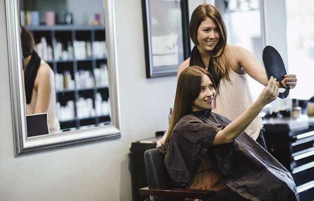 都说换个发型换个心情,满意的发型到底长啥样?看完这四点就明白