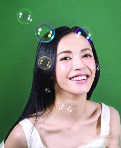 黑长直发型显脸大又土气!这5款发型百搭不挑人还很耐看