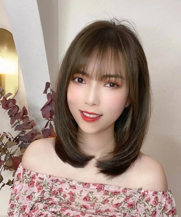 黑长直发型显脸大又土气!这5款发型百搭不挑人还很耐看