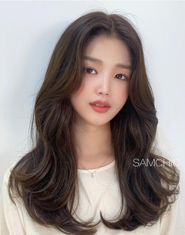 黑长直发型显脸大又土气!这5款发型百搭不挑人还很耐看