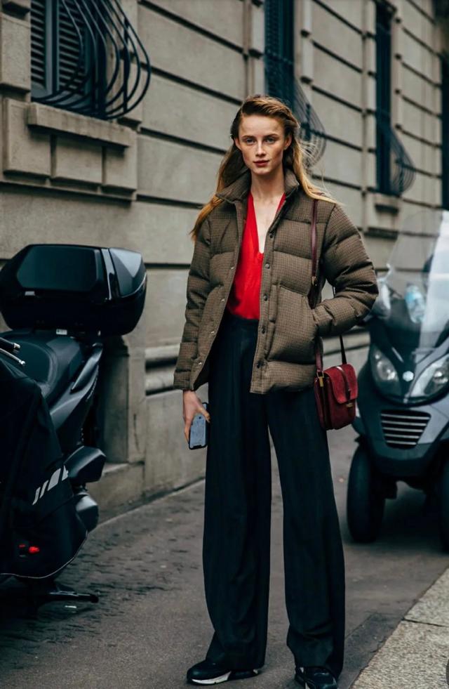 高级女人的穿衣之道：简单的搭配+简单的颜色