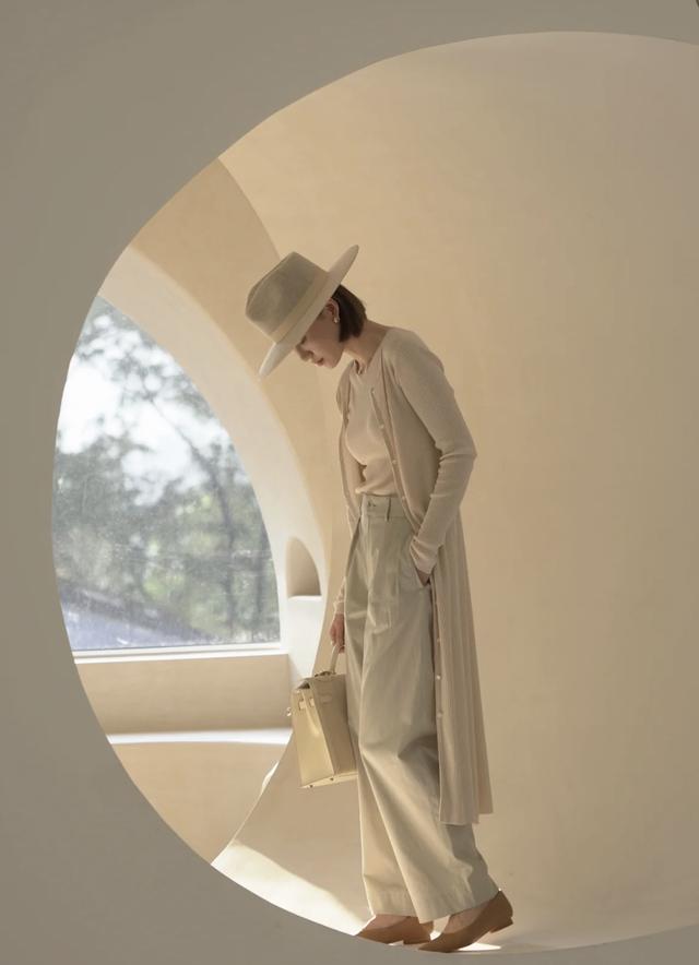 穿衣总是路人感十足？学“减法穿搭”，容易驾驭减龄还高级