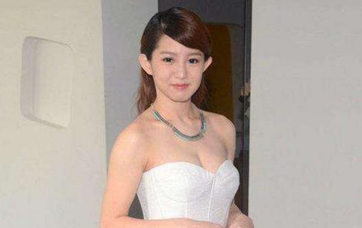 盘点中国身材最丰满的十位女星，郭书瑶被赞童颜傲人曲线