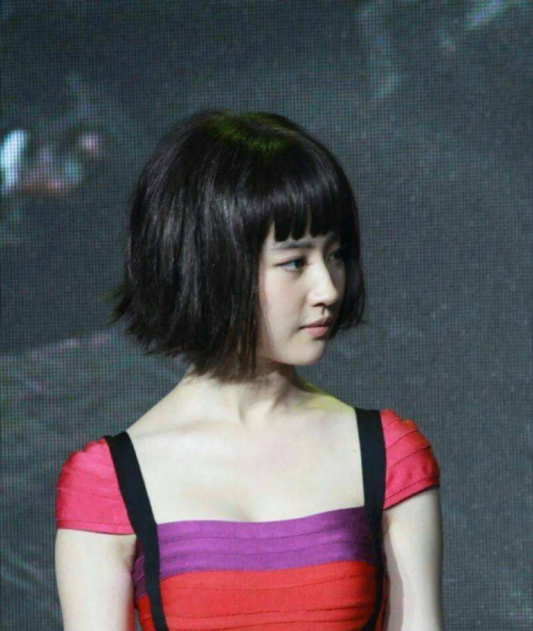 刘亦菲短发乖巧可爱似洋娃娃！神仙姐姐美得不可方物