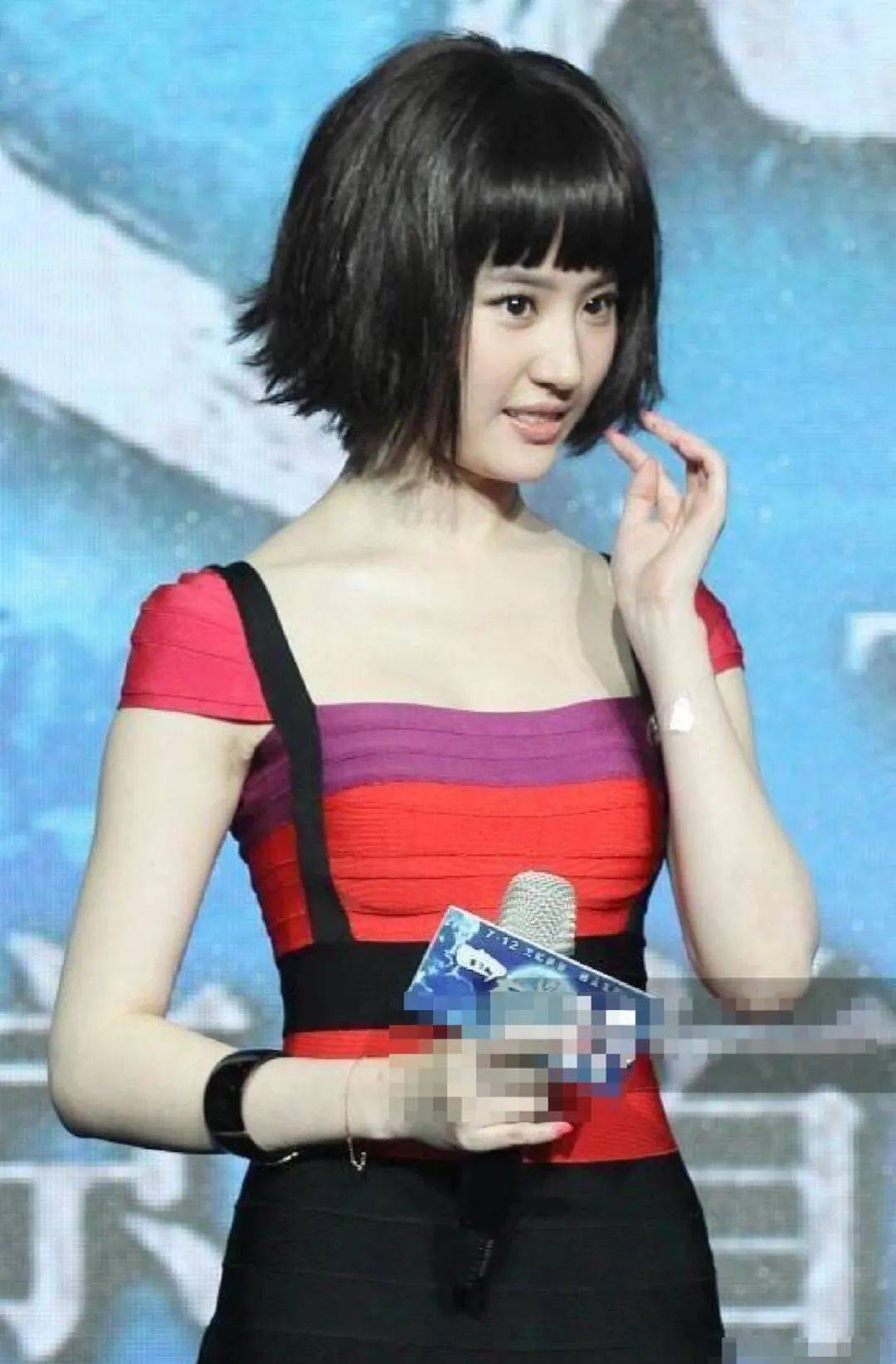 刘亦菲短发乖巧可爱似洋娃娃！神仙姐姐美得不可方物