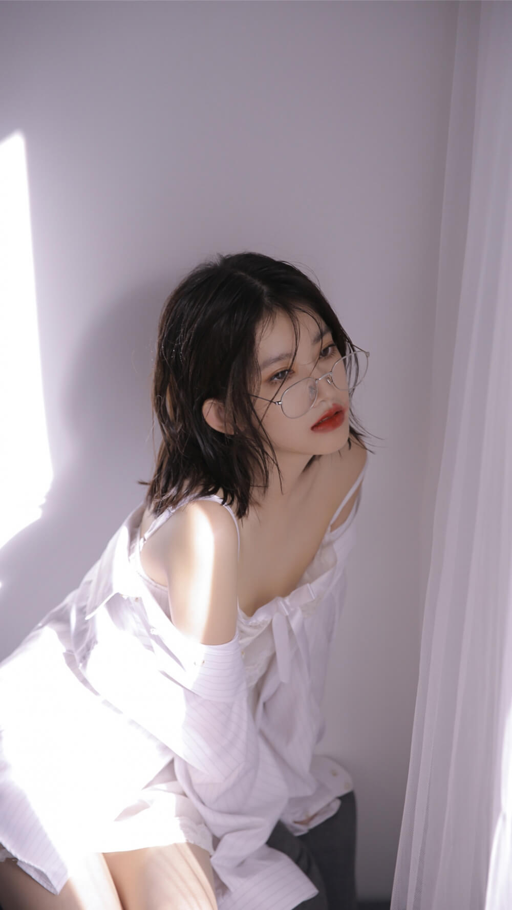 纯欲风小姐姐红唇雪肤明眸皓齿精致漂亮图片