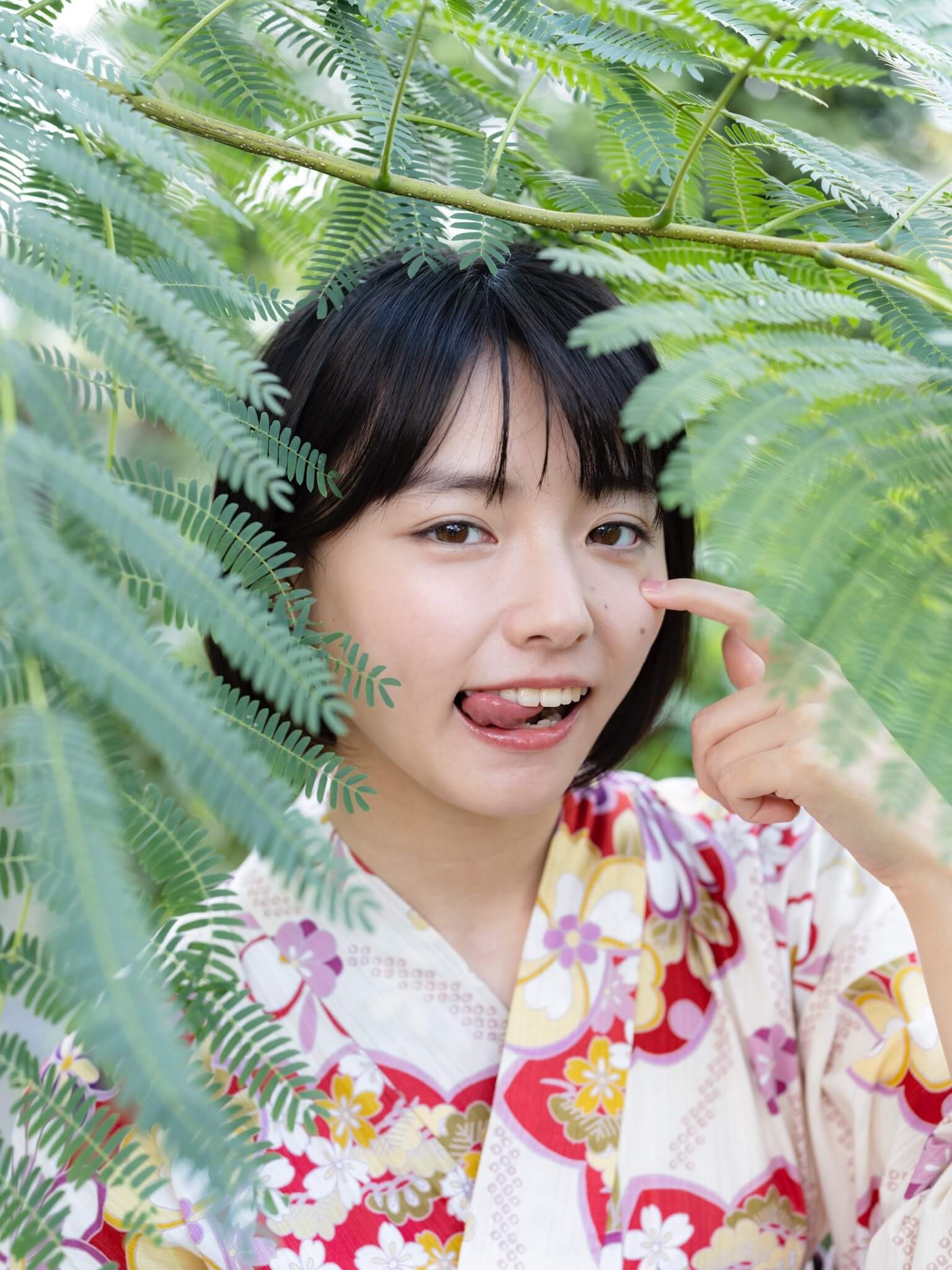 斜杠写真偶像《叶月つばさ》同时还是个漫画家!