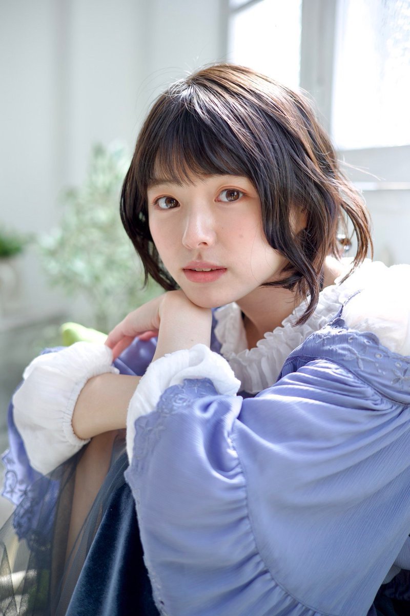 斜杠写真偶像《叶月つばさ》同时还是个漫画家!