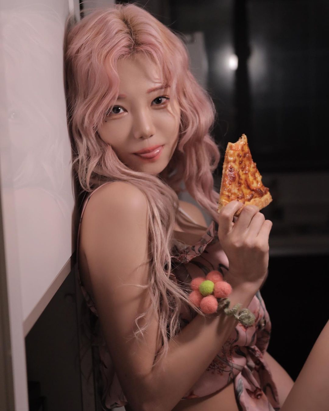 韩国直播主《빛베리 Berry》眼睛离不开火辣冰淇淋！