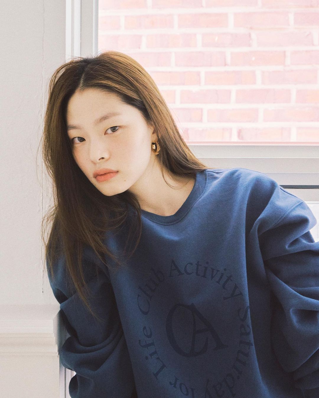 天生一张高冷脸孔,私服穿搭也十分精彩:韩国模特金雅贤的魅力连女生都会爱上