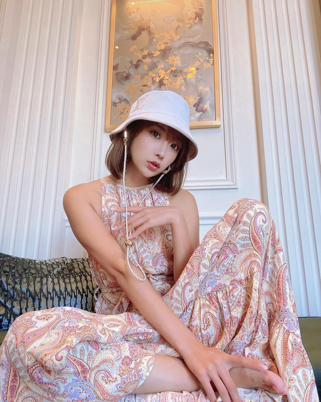 性感荷官陪您HGIH翻天!日本网红美女宇惠明璃奈