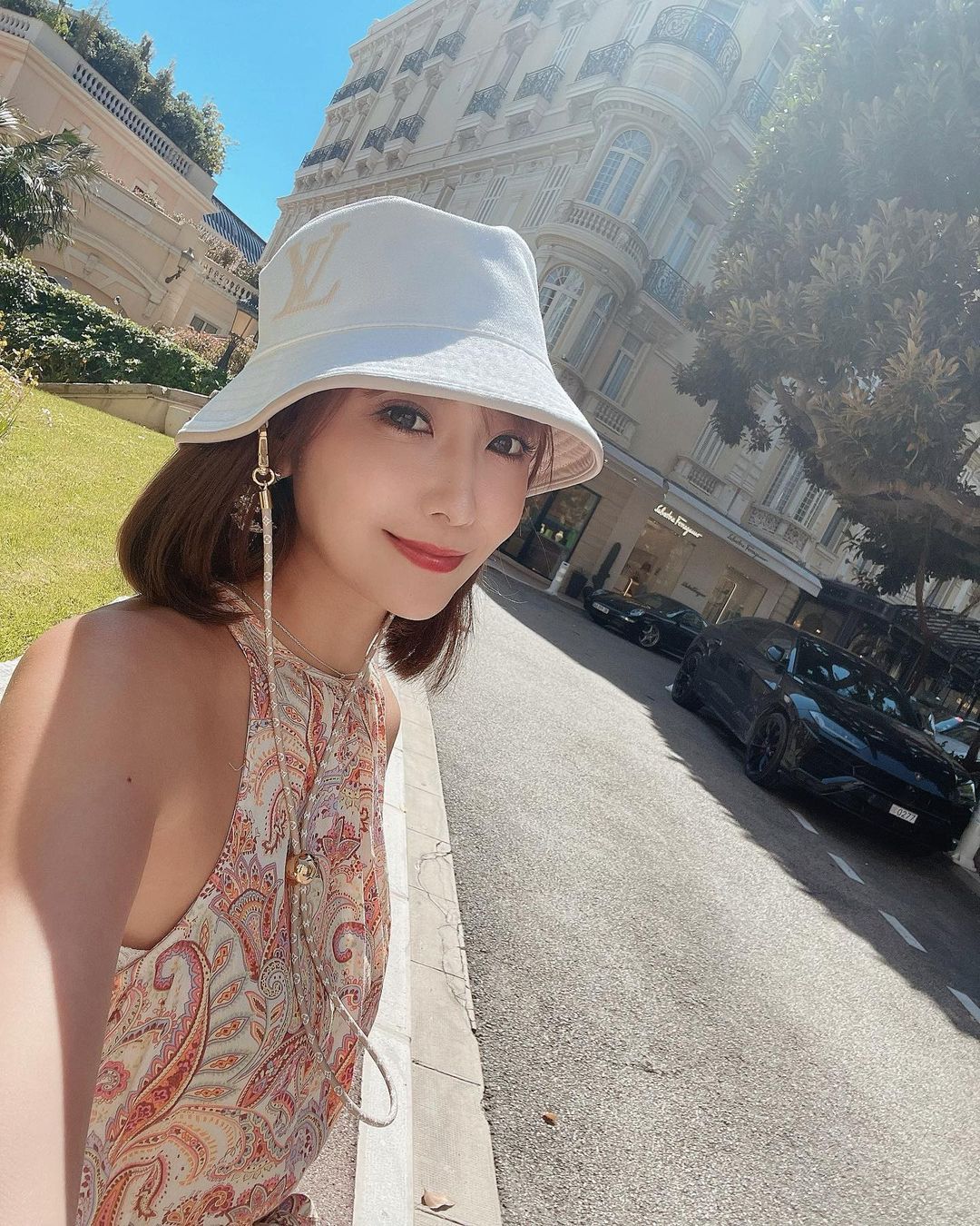 性感荷官陪您HGIH翻天!日本网红美女宇惠明璃奈