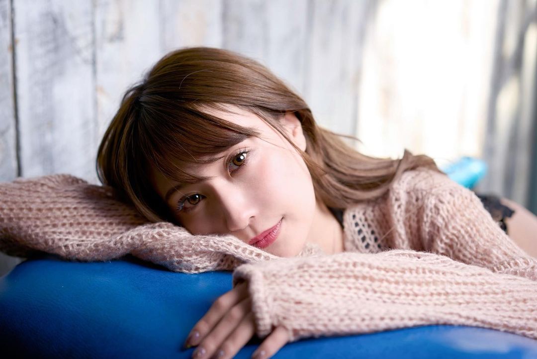 性感荷官陪您HGIH翻天!日本网红美女宇惠明璃奈