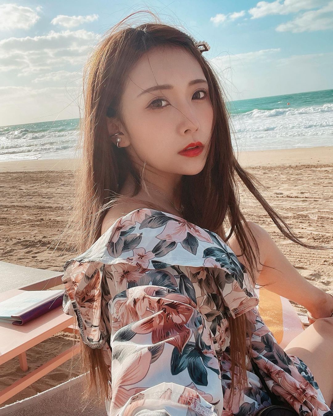 性感荷官陪您HGIH翻天!日本网红美女宇惠明璃奈