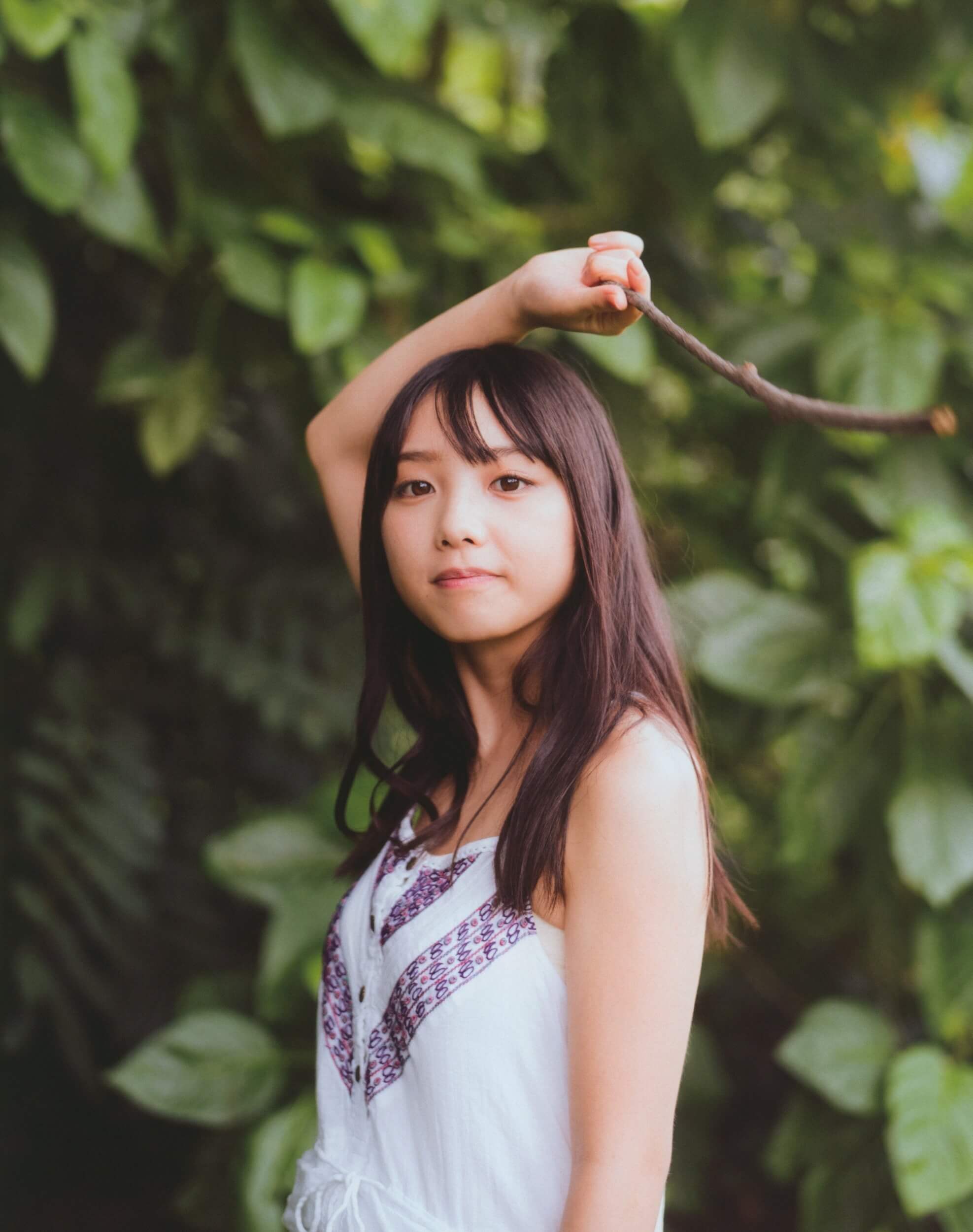 与田祐希1st写真日向の溫度 这年的祐希17岁，稚嫩的笑容相当甜