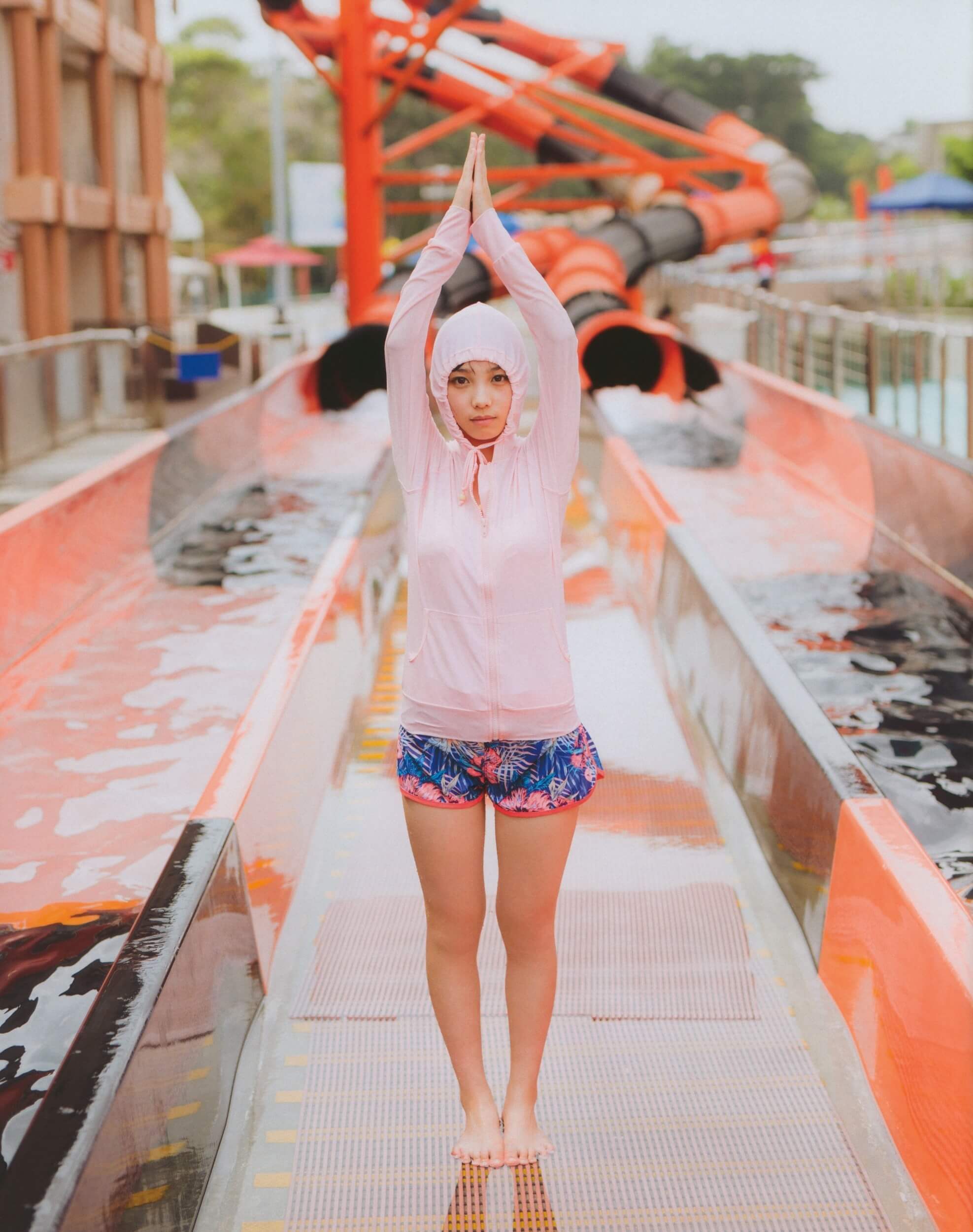 与田祐希1st写真日向の溫度 这年的祐希17岁，稚嫩的笑容相当甜