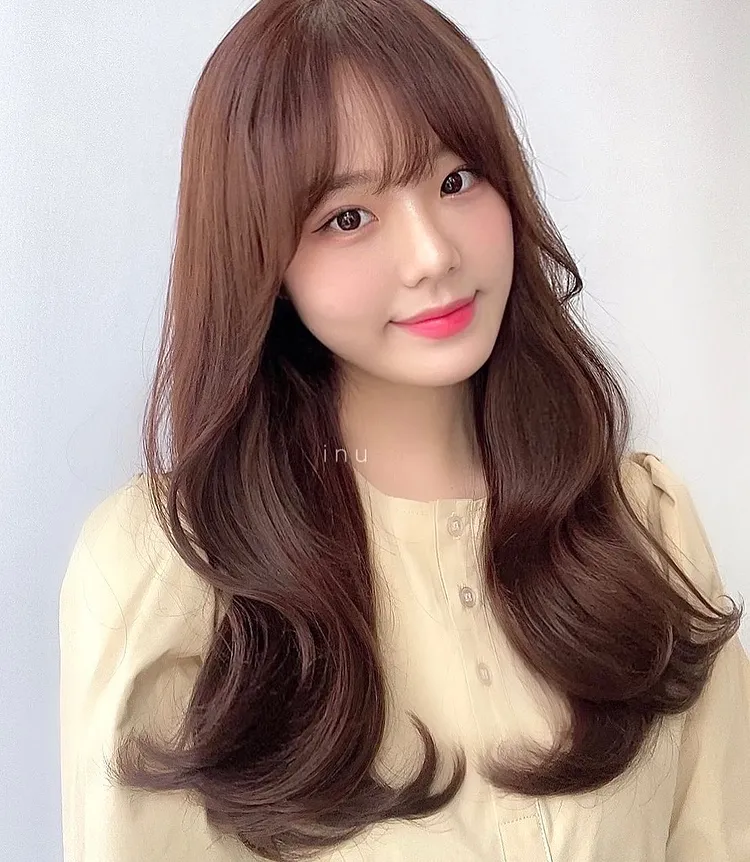 像刚睡醒时的慵懒随性,这才是长发烫卷的不二之选