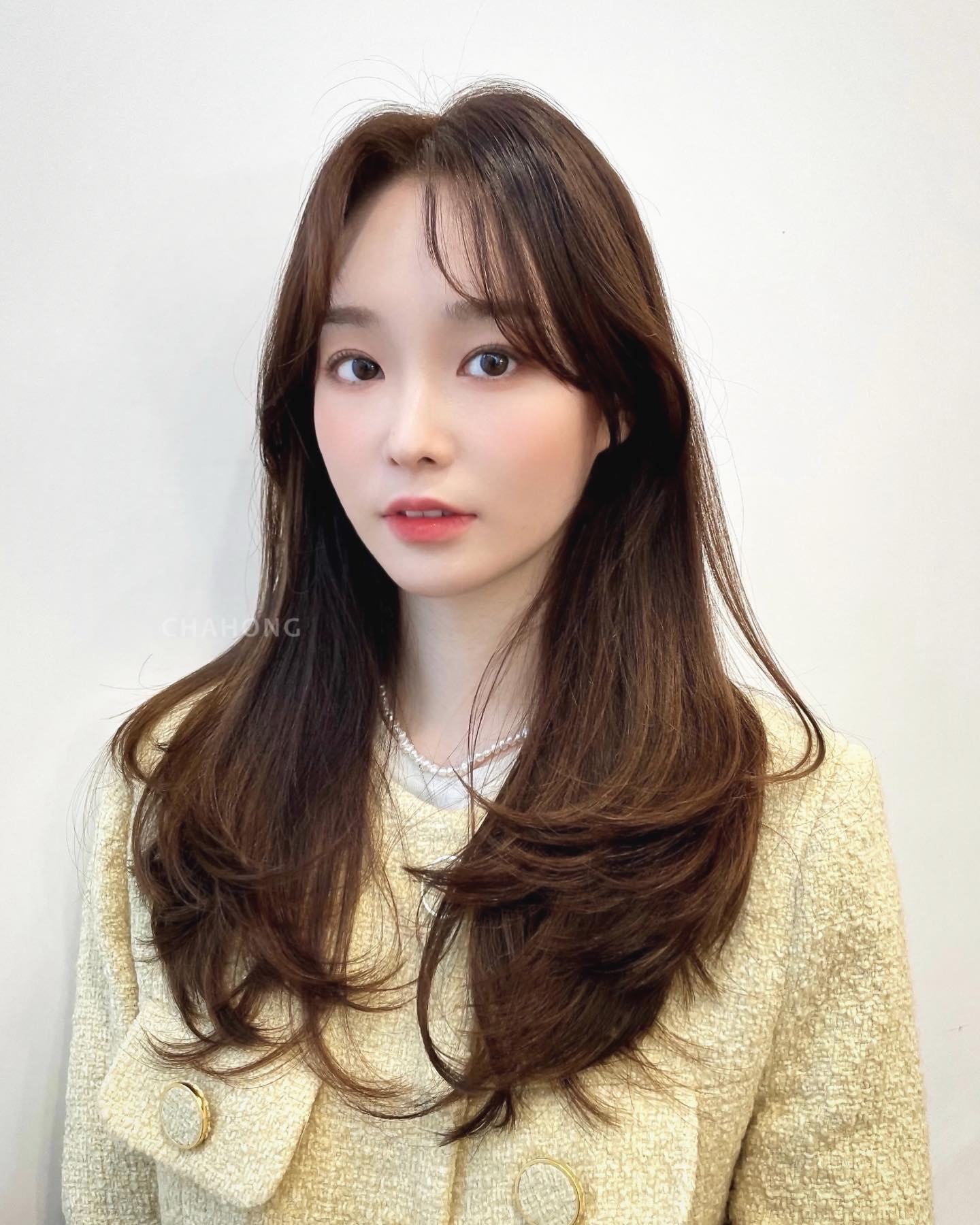 像刚睡醒时的慵懒随性,这才是长发烫卷的不二之选