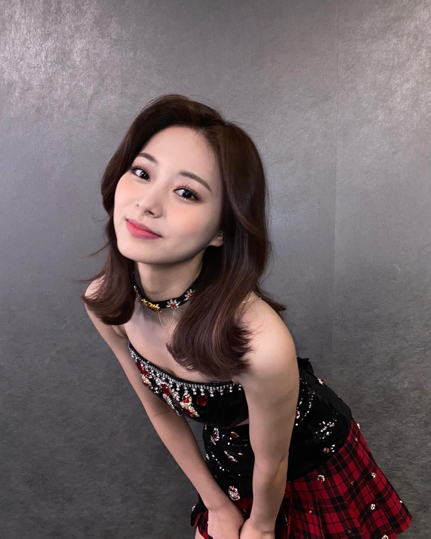 像刚睡醒时的慵懒随性，这才是长发烫卷的不二之选