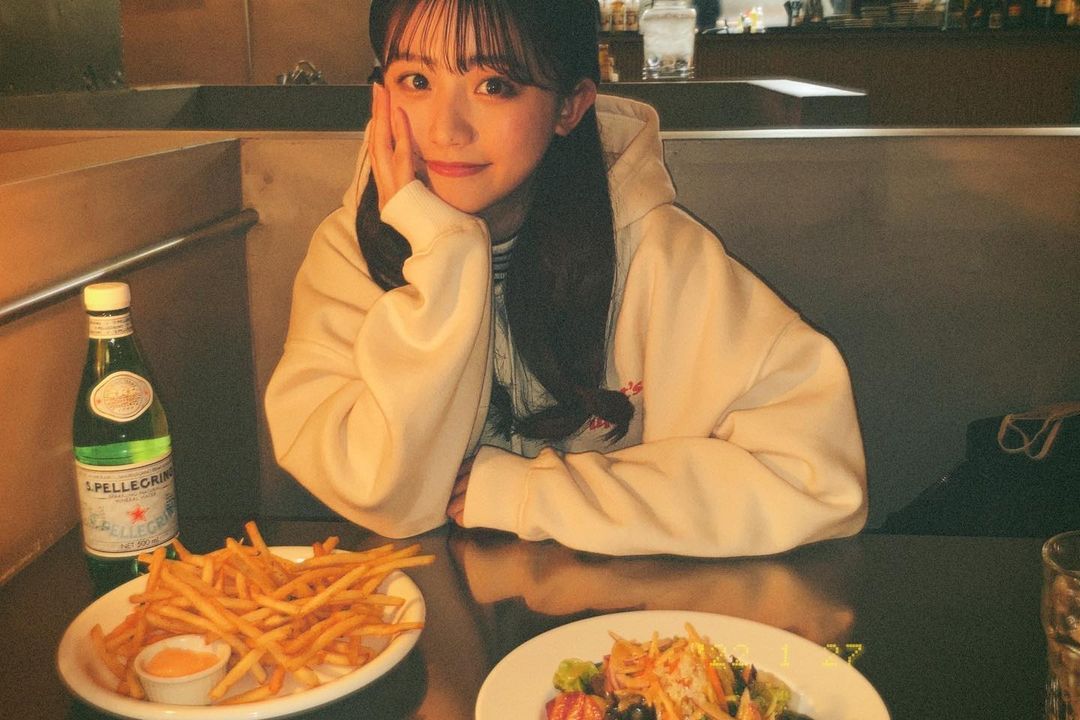 初恋的感觉:日本制服美少女蓼沼优衣