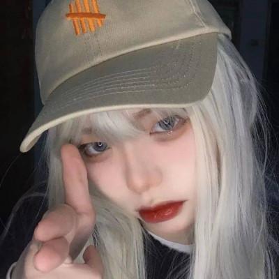 夜晚他拉我到没人的地方 在小巷子里我们做了羞羞的事