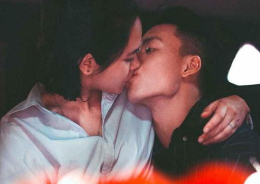 女生第一次接吻应该怎么吻(接吻技巧大全汇总) 女生第一次接吻应该怎么吻?你需要这份接吻技巧大全汇总