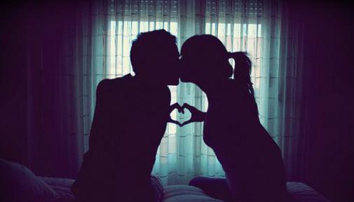 女生第一次接吻应该怎么吻(接吻技巧大全汇总) 女生第一次接吻应该怎么吻?你需要这份接吻技巧大全汇总