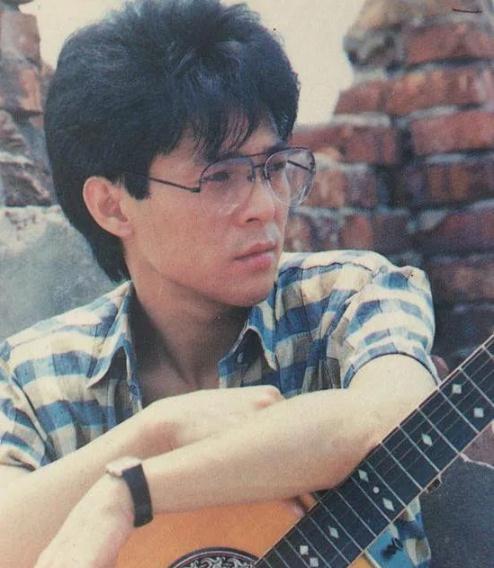 姜育恒经典歌曲有哪些(精选50首姜育恒歌曲) 姜育恒经典歌曲有哪些?50首姜育恒精选歌曲