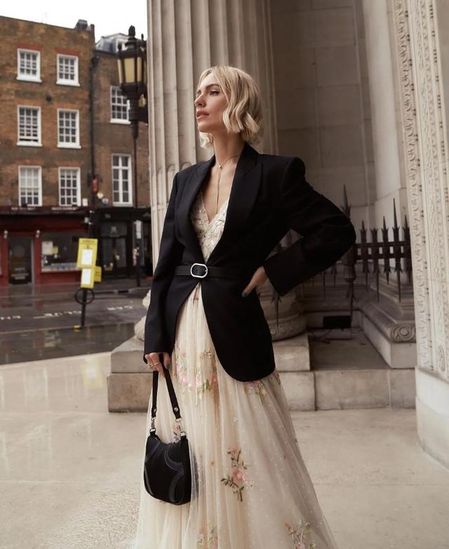 普通女人怎么拥有“时髦感”？建议换几种搭配思路，穿出博主范儿