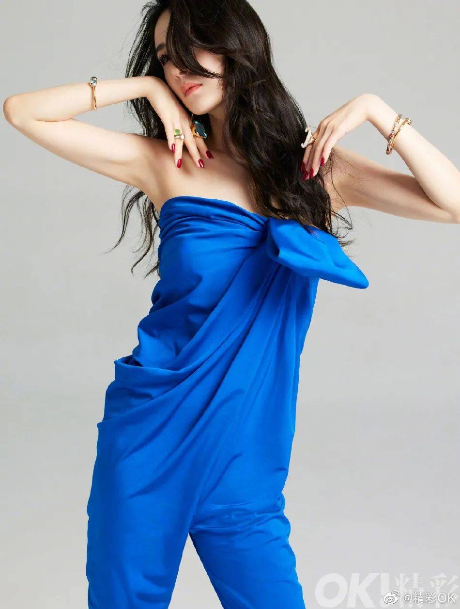 杨幂最新封面彩色美图超明艳！冰肌玉骨性感火辣