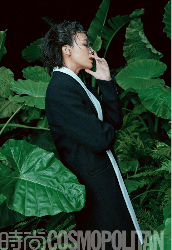 舒淇湿发红唇大片绝了！吊带长裙优雅大气依旧是性感女神 时尚 第6张
