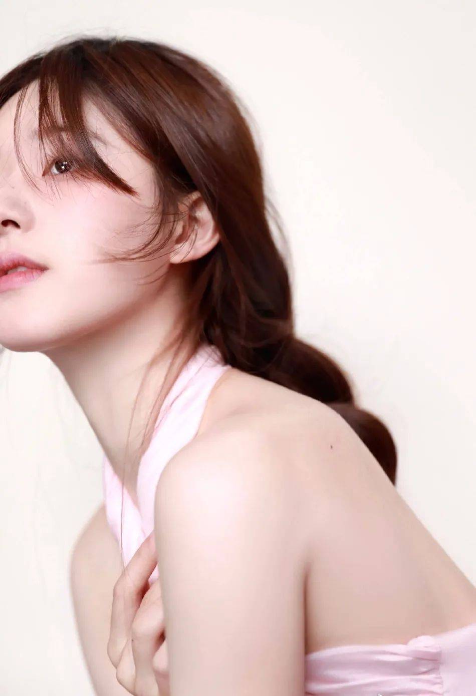 赵露思梦幻写真美若天仙！冰肌玉骨性感撩人