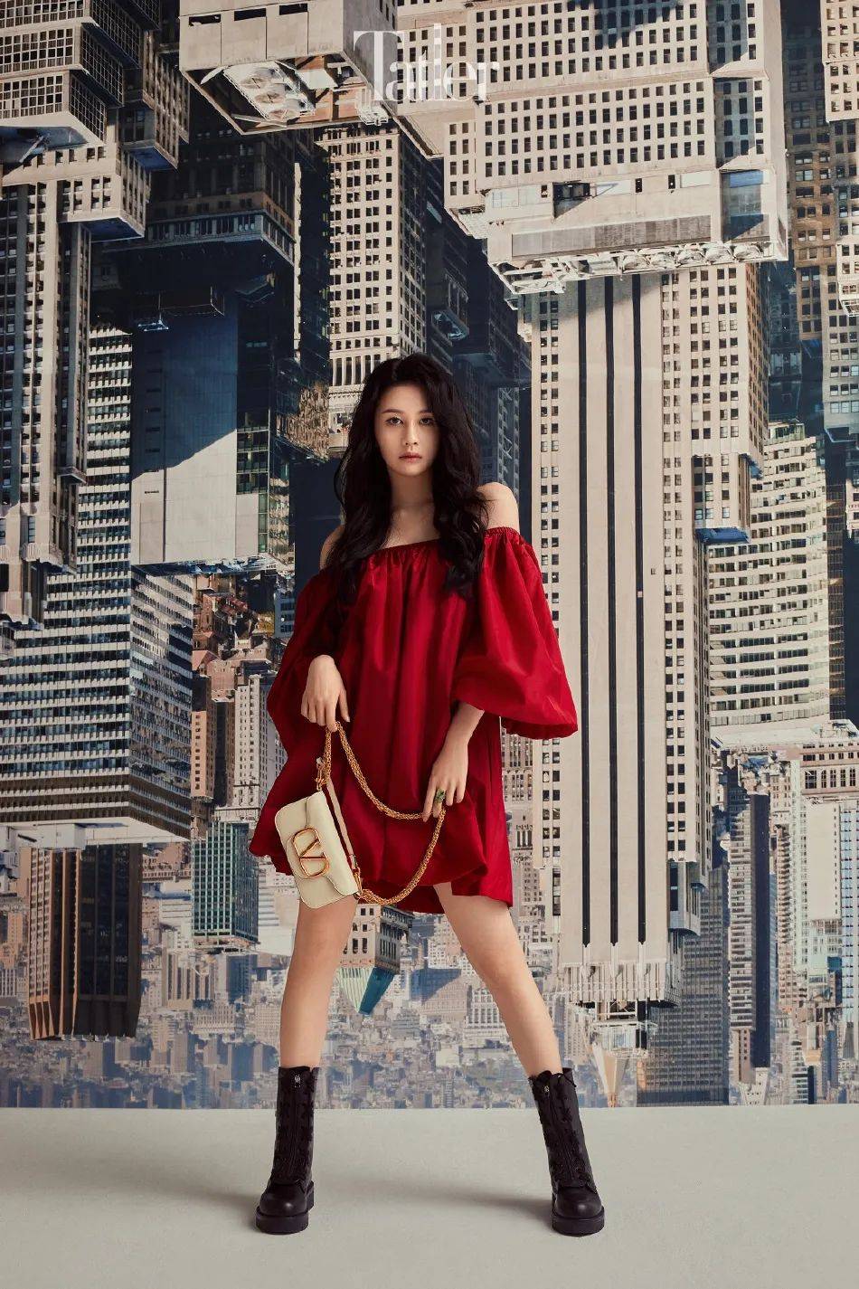 邱淑贞女儿沈月红衣写真!肤白貌美大长腿太性感火辣